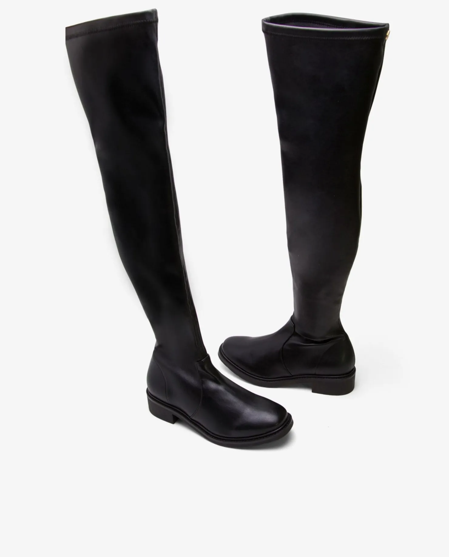Sale Cuplé Bota Alta Tecnopiel Negro